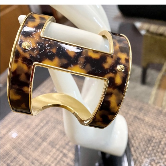 Michael Kors Cuff Bracelet - Picture 2 of 6